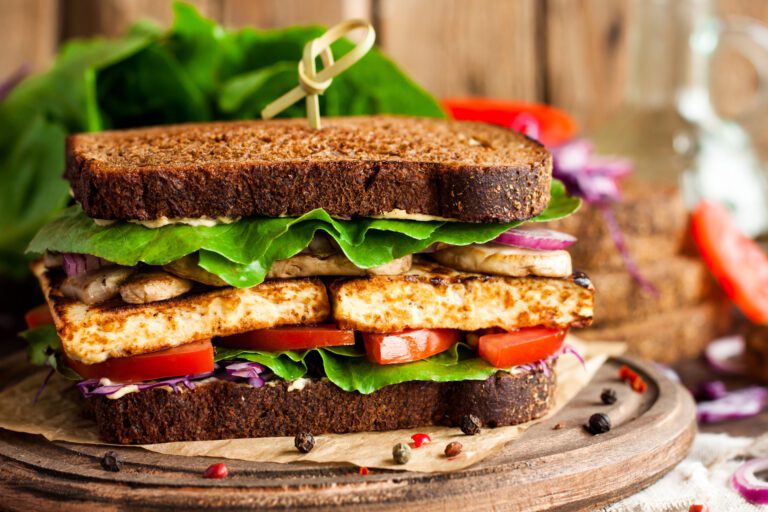 Veganes Sojasteak Sandwich